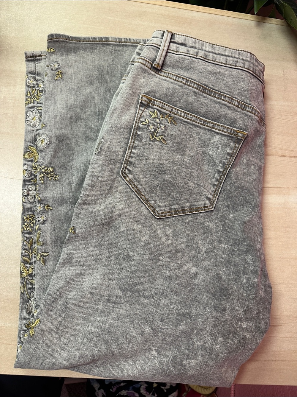 DRIFTWOOD Royce Washed Light Grey Cropped High-Rise Jeans